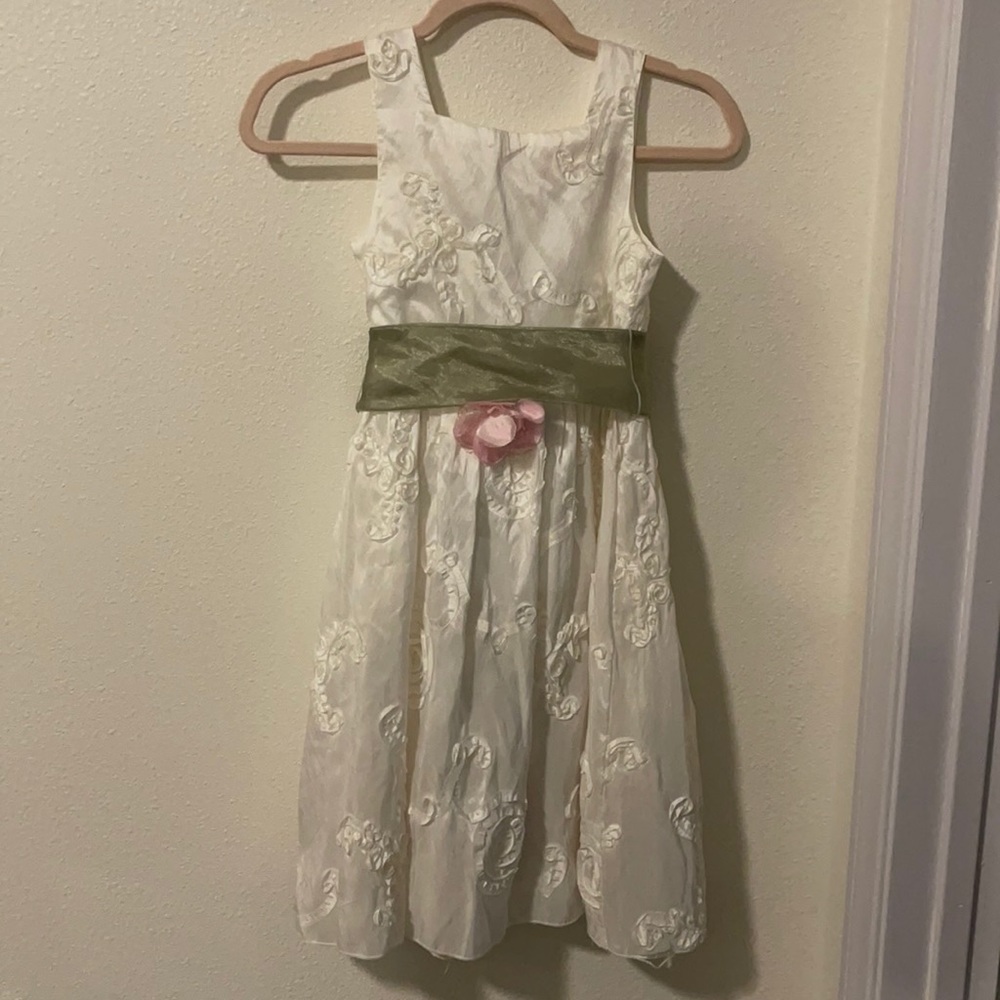Girls dress